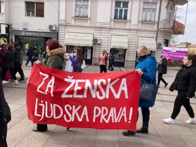 Marš žena u Nišu